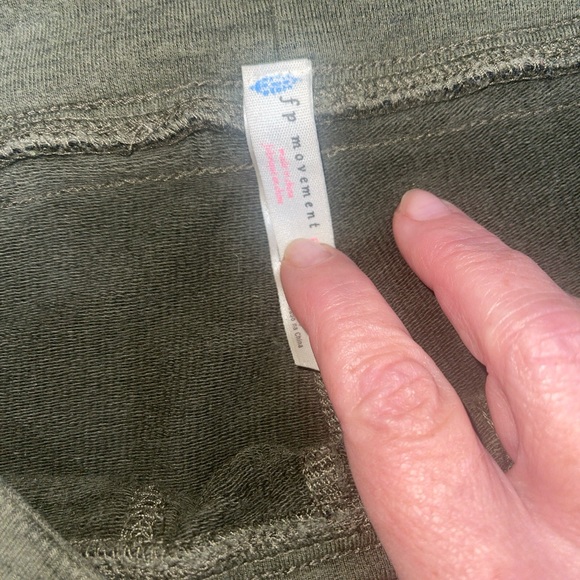 Free People FP Movement Jogger French Terry Crop Pants 2 Tones Olive Women Sz M - Picture 4 of 9